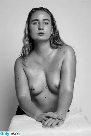Lisa Kreher / clairelunaire / clairelunaire99 / sureenoughkrehativ nude photo #0040