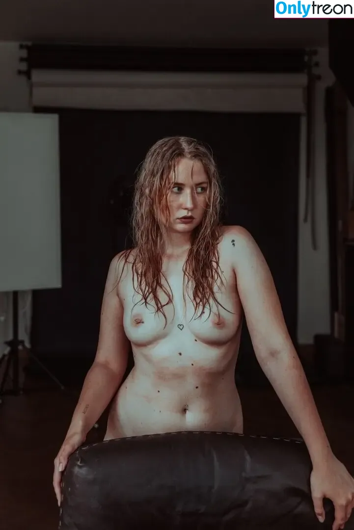 Lisa Kreher голая photo #0036 (clairelunaire / clairelunaire99 / sureenoughkrehativ)