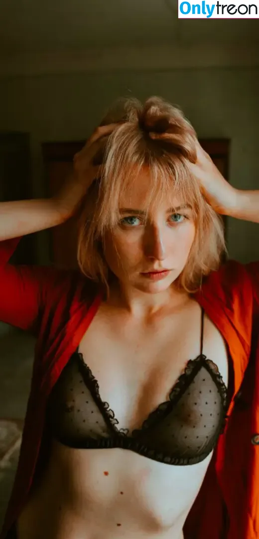 Lisa Kreher голая photo #0043 (clairelunaire / clairelunaire99 / sureenoughkrehativ)