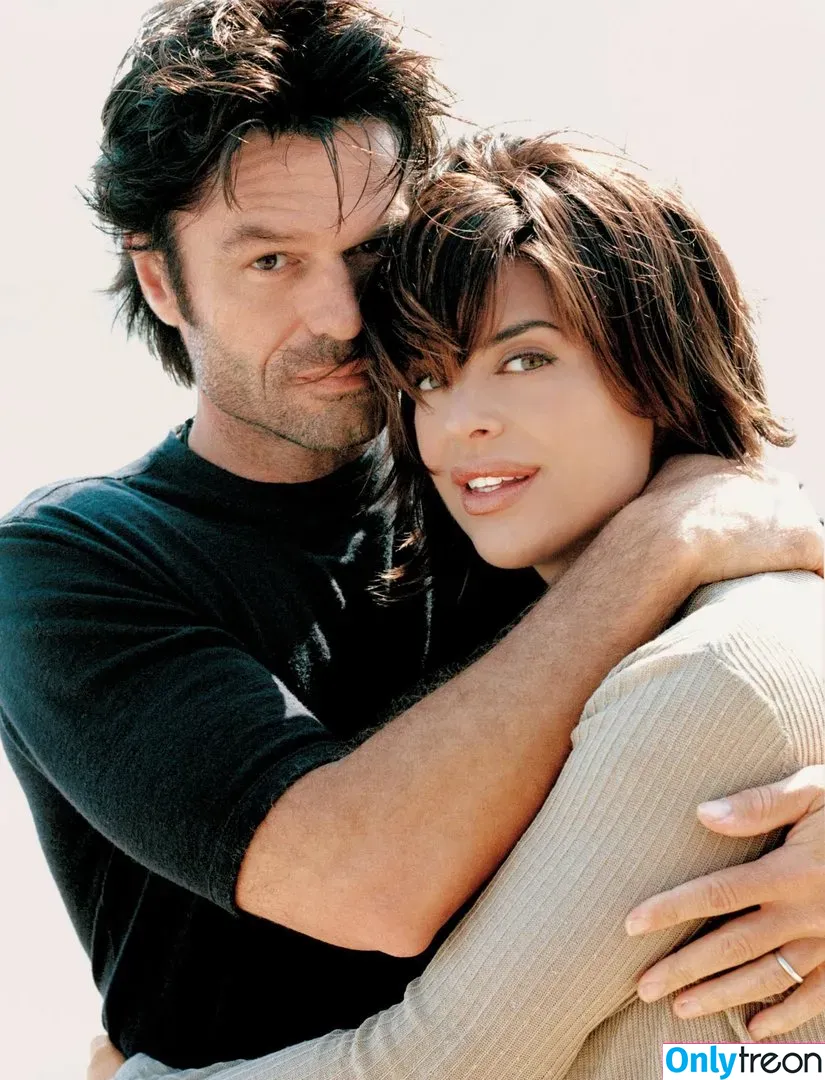 Lisa Rinna голая photo #0012 (lisarinna)