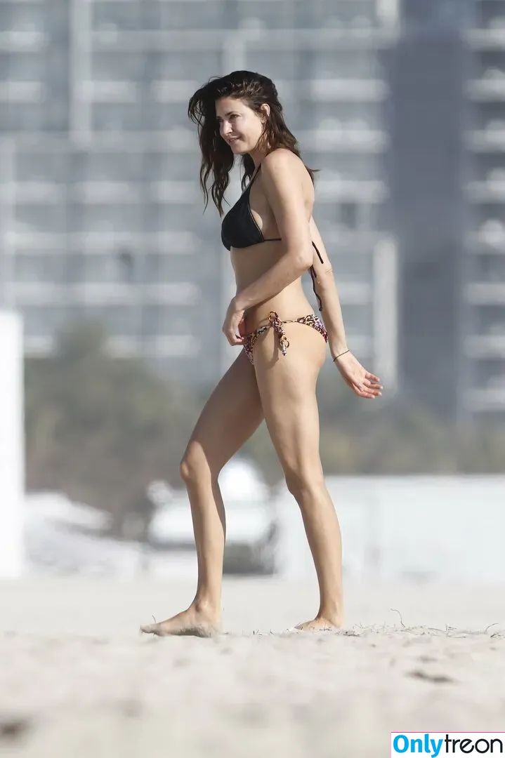 Lisa Snowdon nude photo #0242 (lisa_snowdon)
