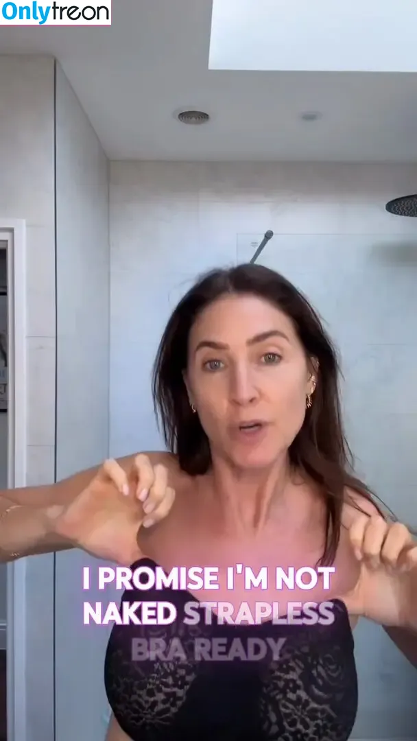 Lisa Snowdon nude photo #0386 (lisa_snowdon)