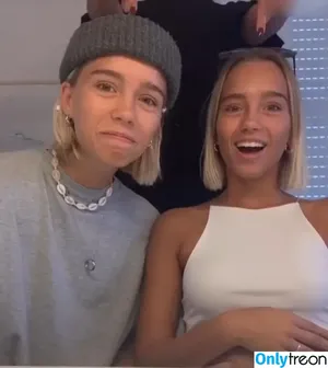 Lisa und Lena / lisaandlena фото голая #0047