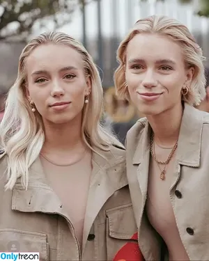 Lisa und Lena / lisaandlena фото голая #0061