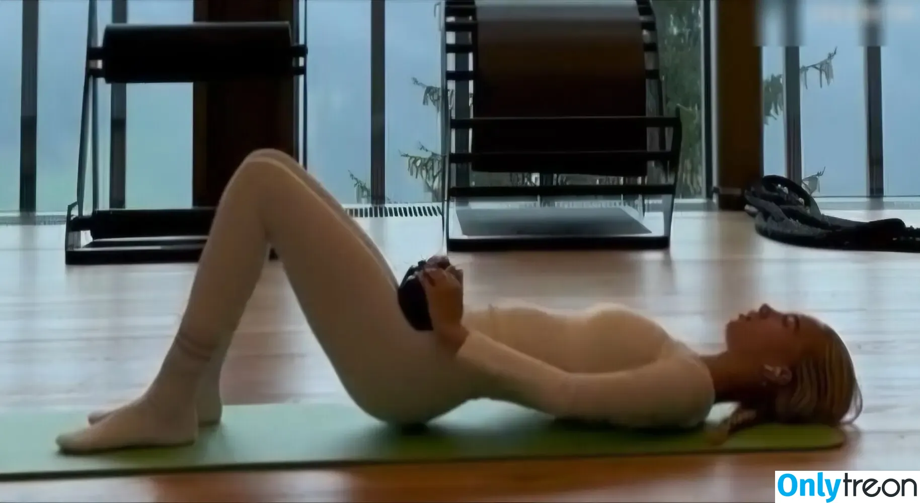 Lisa und Lena nude photo #0146 (lisaandlena)