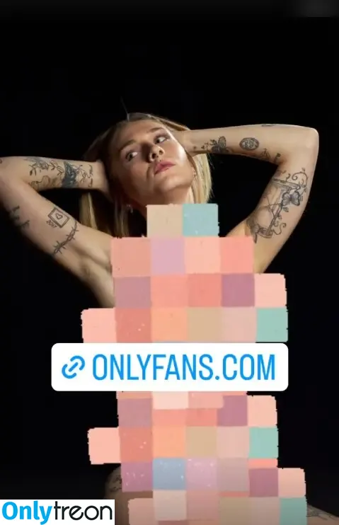 Lisaxptc nude photo #0016 (Lisaxptc)