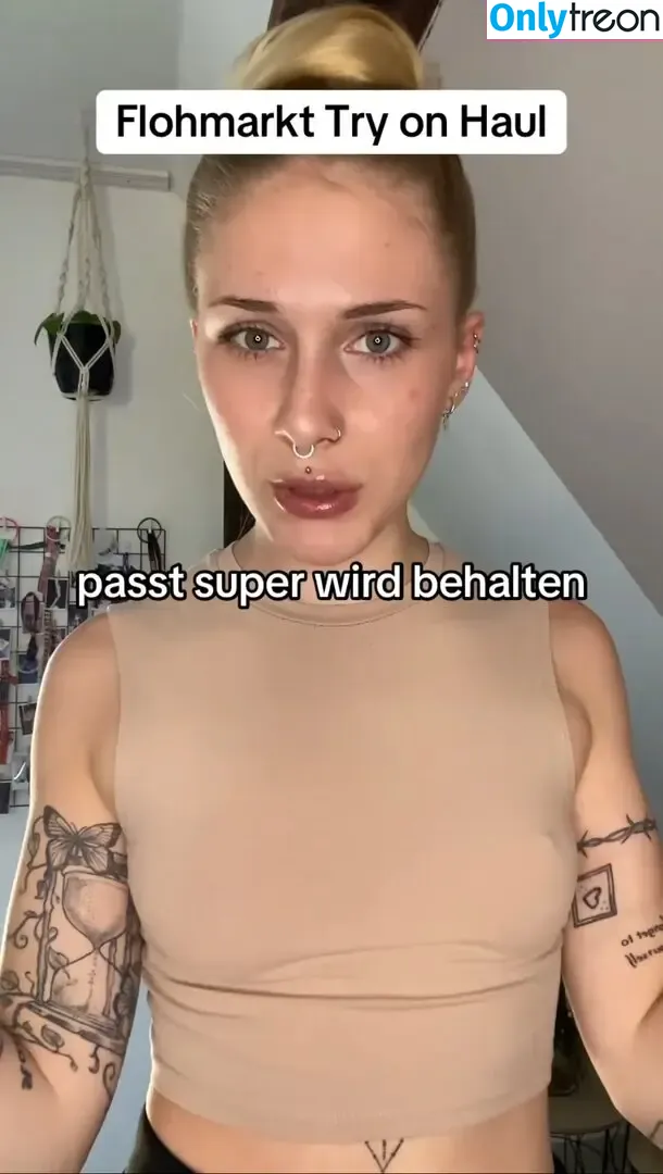 Lisaxptc nude photo #0079 (Lisaxptc)