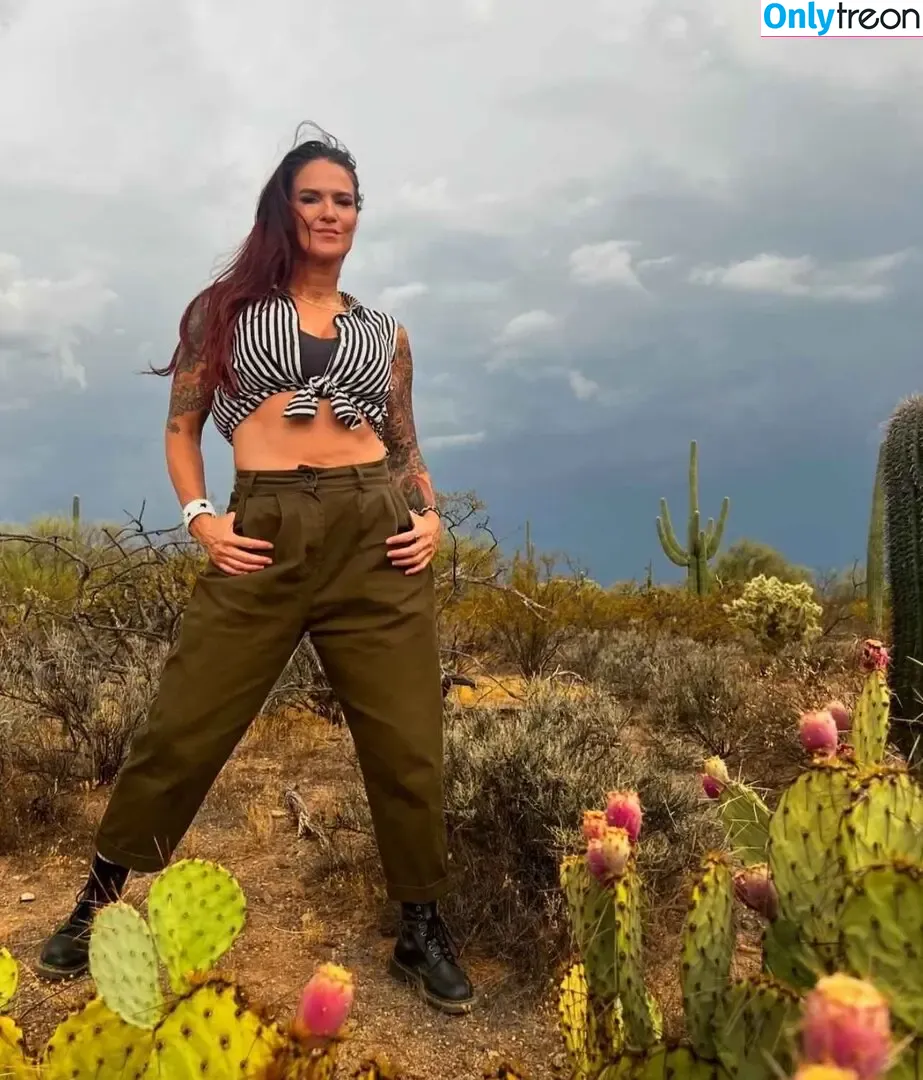 Lita nude photo #0066 (amydumas / machetegirl)
