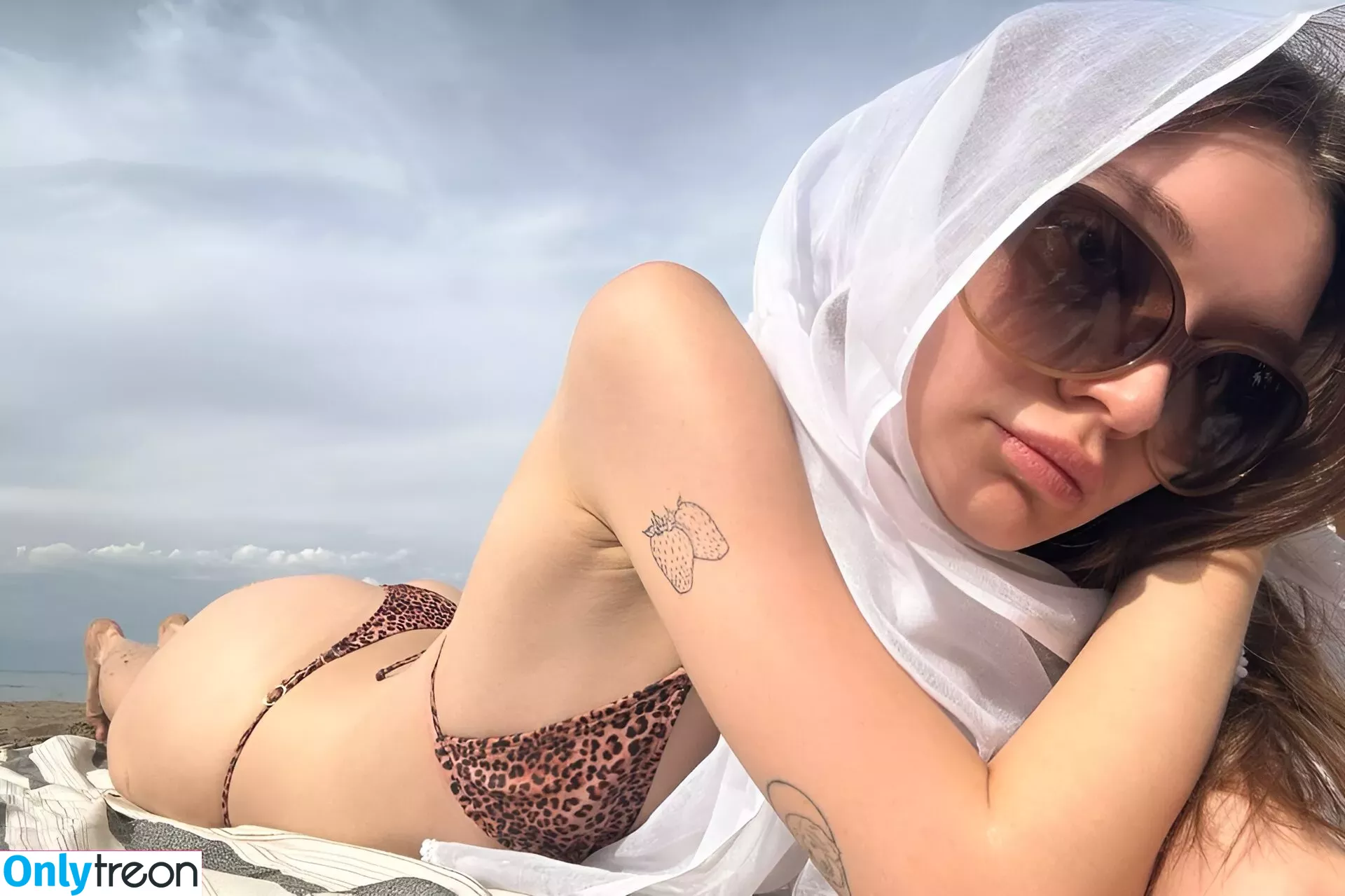 litlonn nude photo #0215 (Katya)