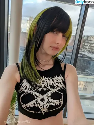 little_emo_kitten / daddys_emo_girl / emokittenofficial фото голая #2576