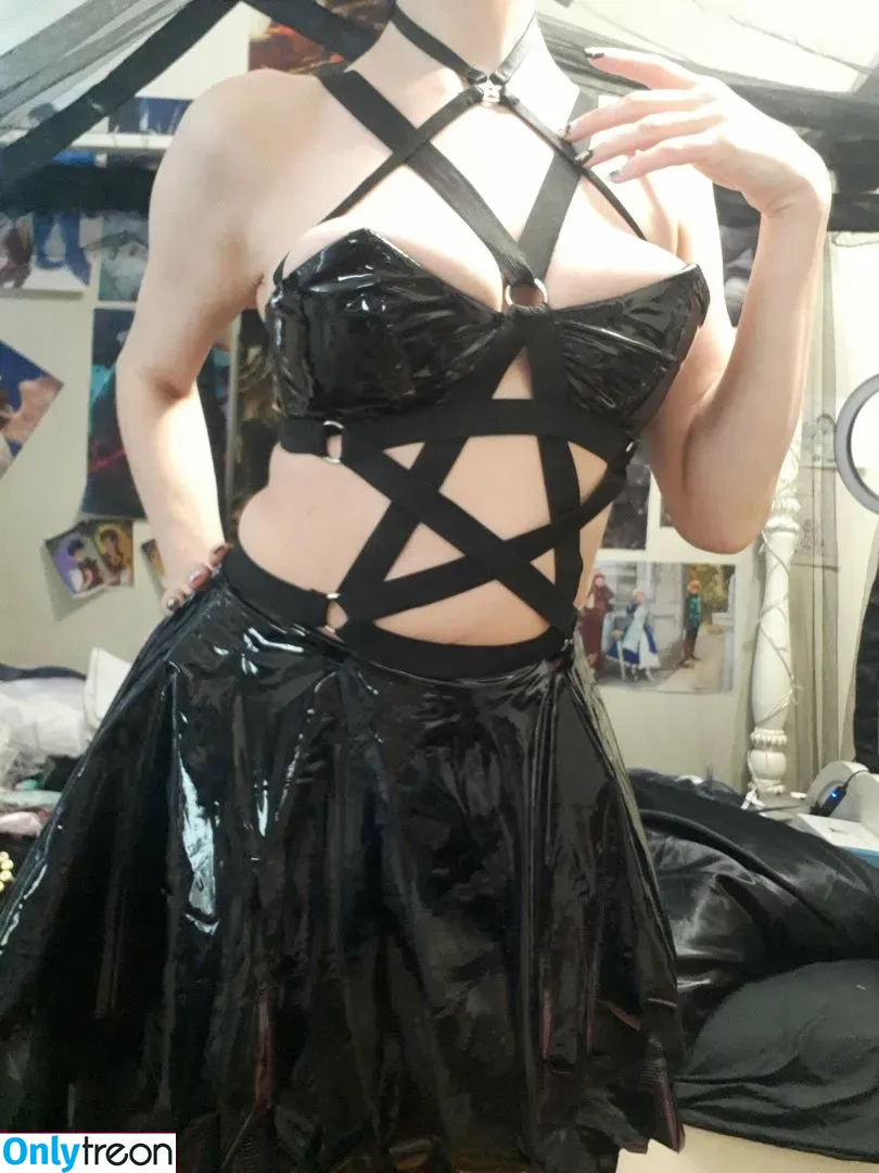 Little Finch Cosplay nude photo #0119 (LittleFinchCosplay)