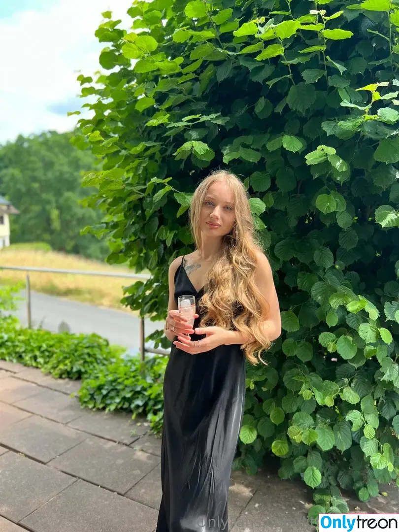 little_lilybaby nude photo #0026 (lilylittlebabyy)