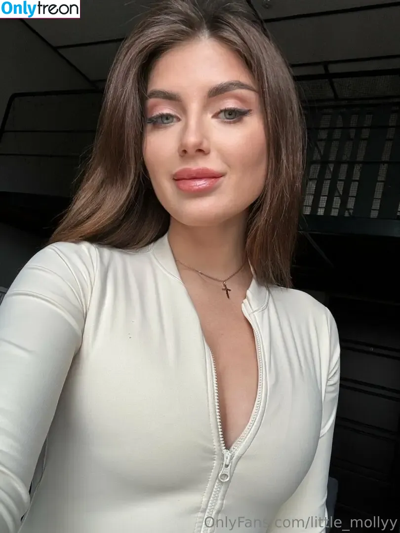 little_mollyy голая photo #0004 (little_molly__)