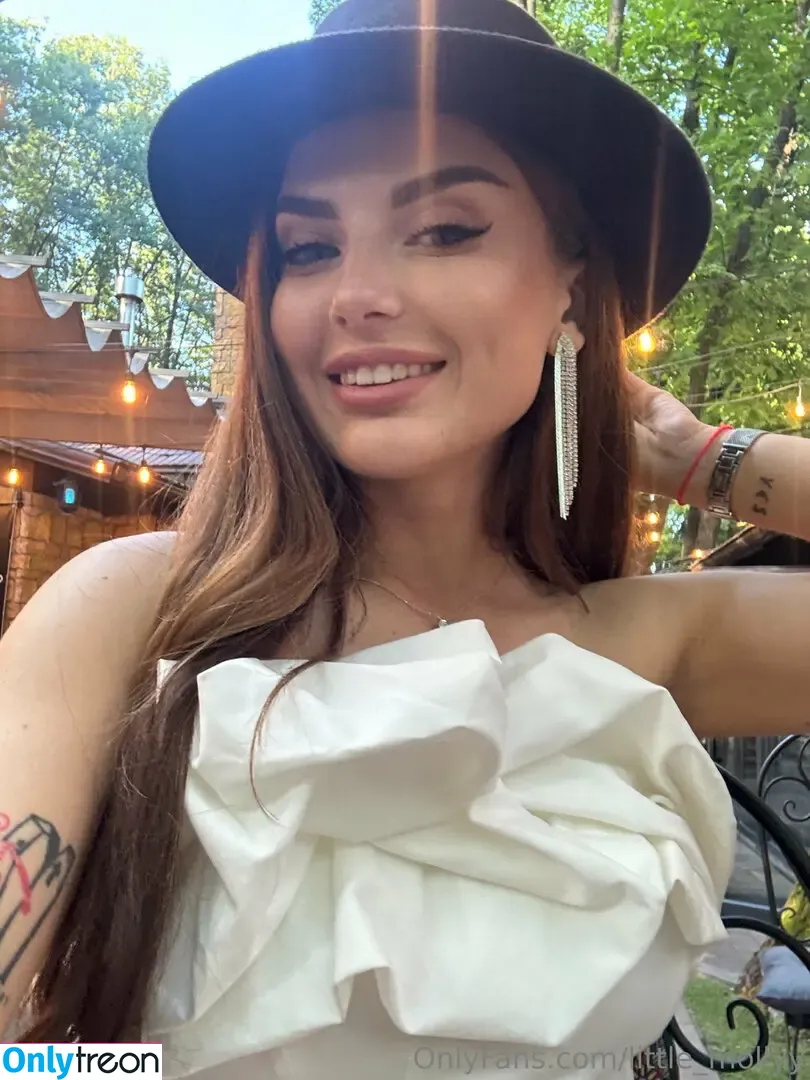little_mollyy голая photo #0005 (little_molly__)
