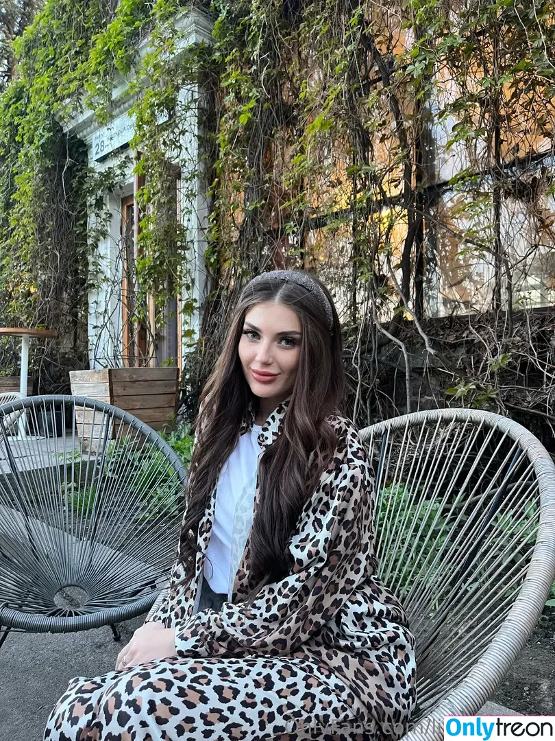 little_mollyy голая photo #0009 (little_molly__)