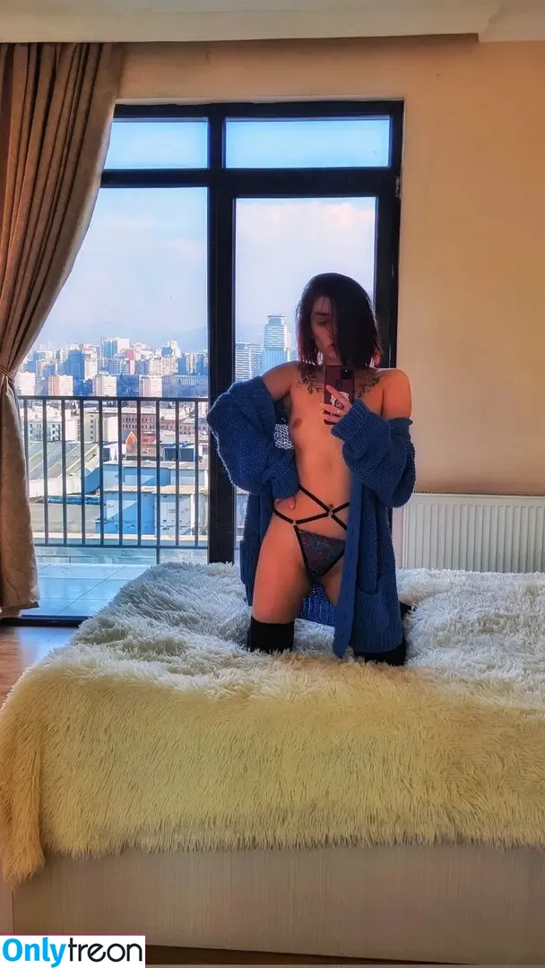 Little Satana nude photo #0009 (little.satana / s.satana_666 / tomnaya_satana)