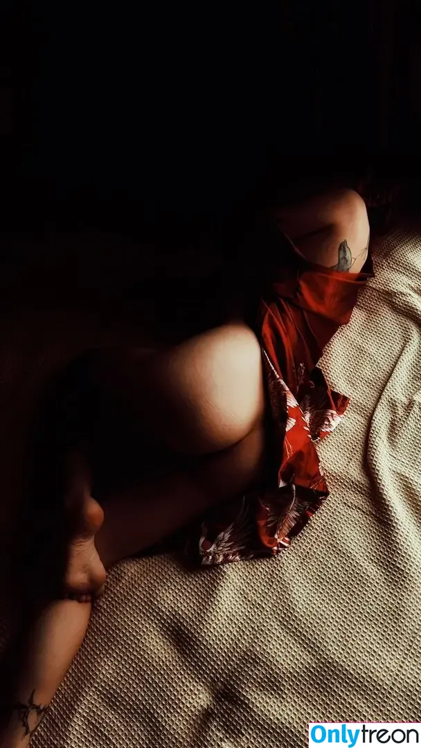 Little Satana nude photo #0040 (little.satana / s.satana_666 / tomnaya_satana)