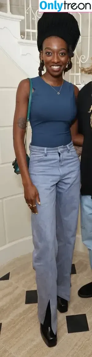 Little Simz / littlesimz nude photo #0003