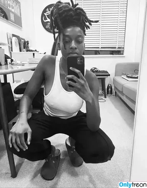 Little Simz / littlesimz nude photo #0026