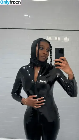 Little Simz / littlesimz nude photo #0034