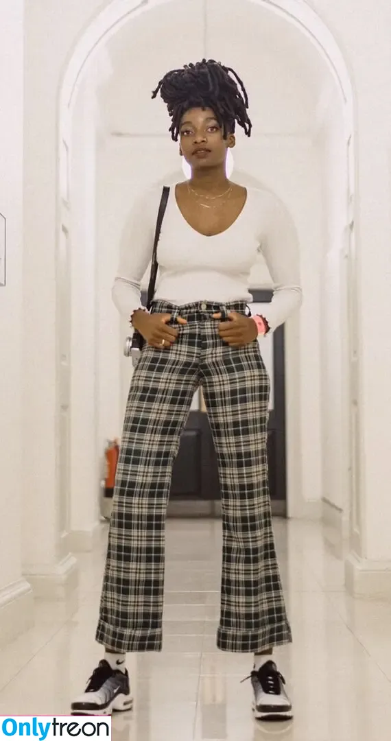 Little Simz nude photo #0021 (littlesimz)
