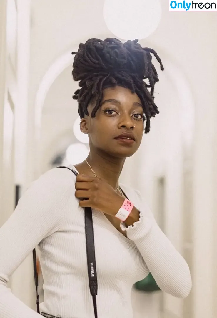 Little Simz nude photo #0022 (littlesimz)