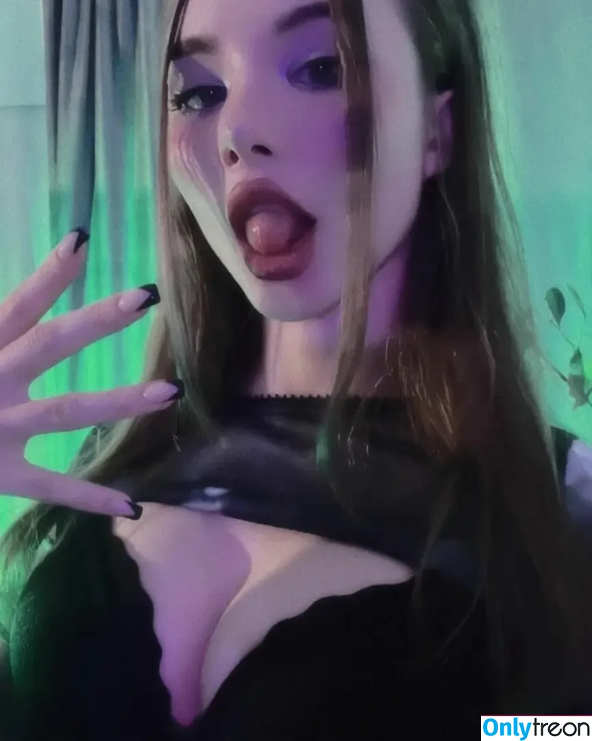 littlecr3ator nude photo #0006 (littlewhor3foryou)