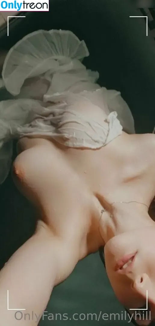 Littlee33 - Emily Hill голая photo #0070 (Emily_Hill33)