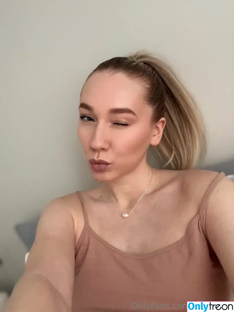 littleellee nude photo #0023 (littleellee)