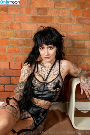 littleinkedblaise / modelzworld__ фото голая #0056