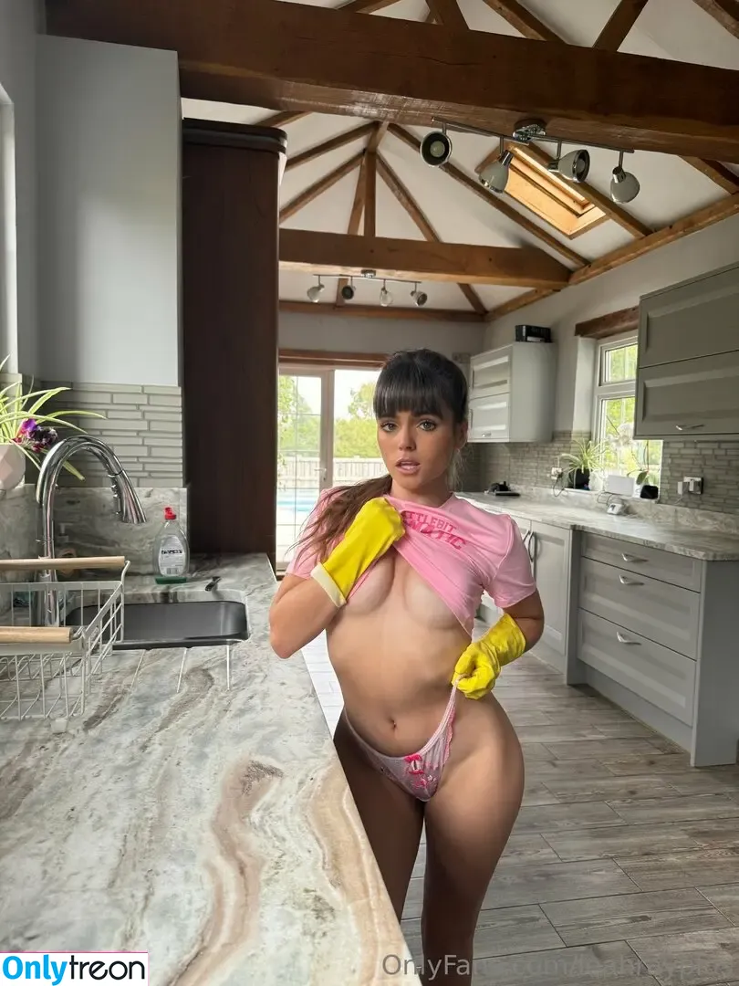 Littleleah100 nude photo #0086 (little_leah__)
