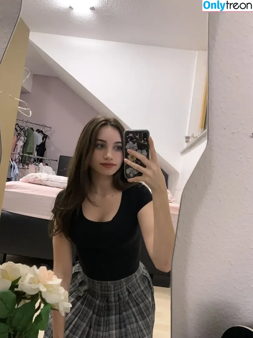 littlelitgina nude photo #0012 (gixa)