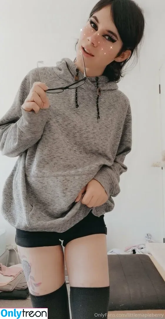 LittleMapleBerry голая photo #0066 (ImplyingDonut)
