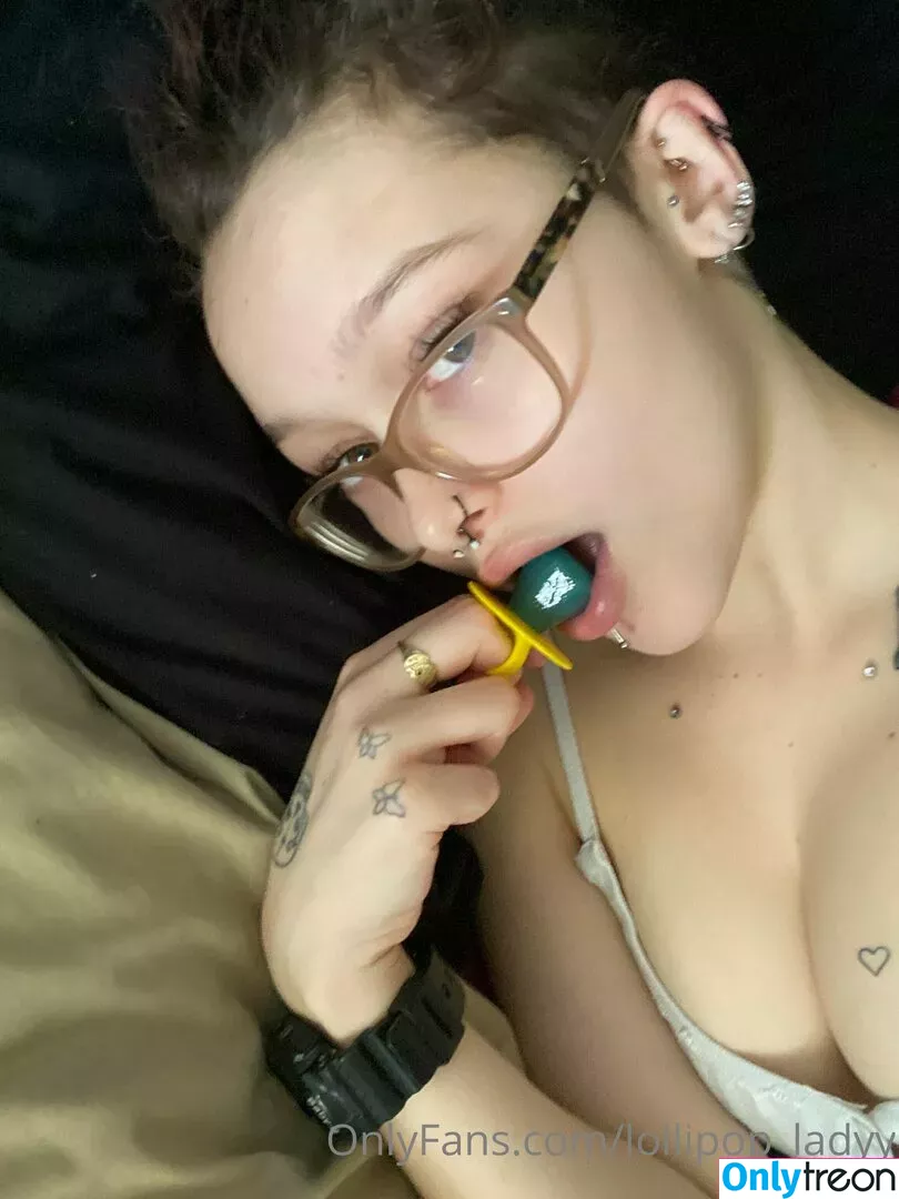littlemisslollii nude photo #0014 (littlemisslollii)