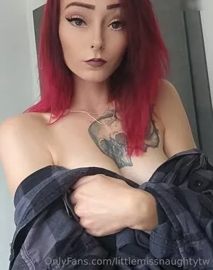 LittleMissNaughty / MissNaughtyYN / littlemissnaughty_csgo / littlemissnaughtytw nude photo #0095