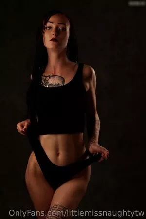 LittleMissNaughty / MissNaughtyYN / littlemissnaughty_csgo / littlemissnaughtytw nude photo #0111