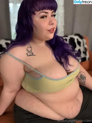 littlestpigletann / ilychubbygrilz nude photo #0408