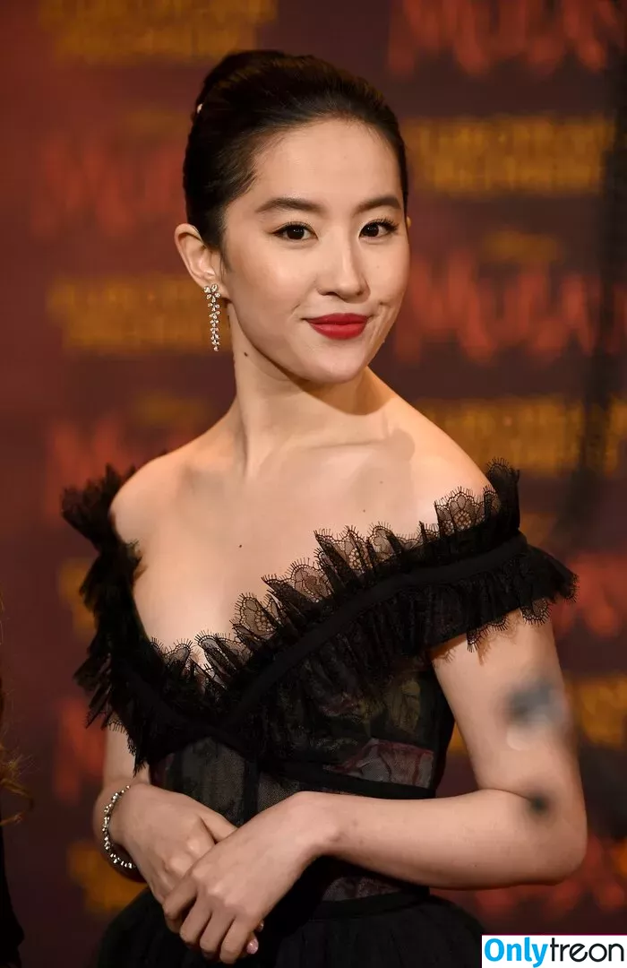 Liu Yifei голая photo #0008 (yifei_cc)