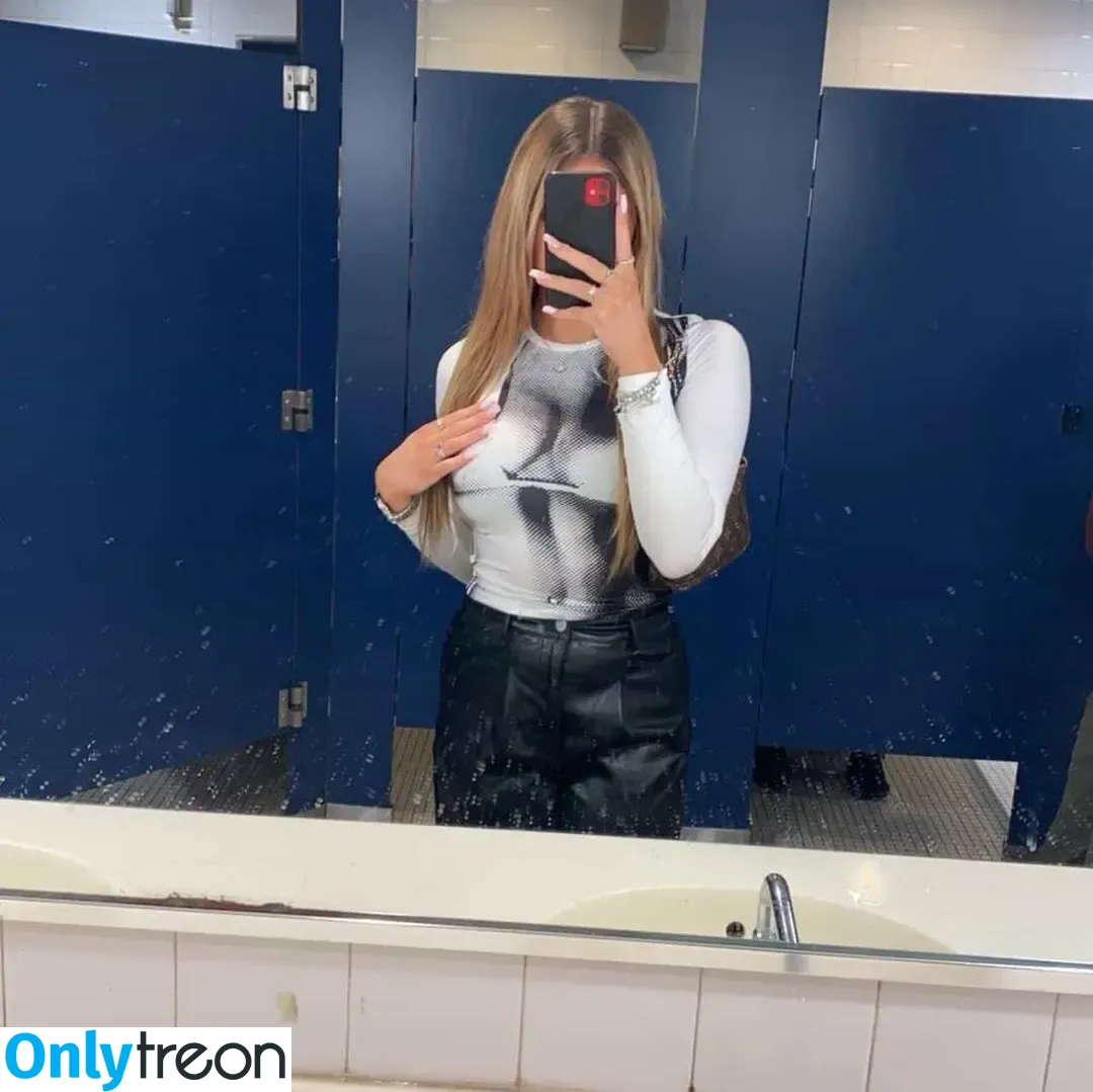 Liv Grace nude photo #0033 (livgraccee / u186090198)
