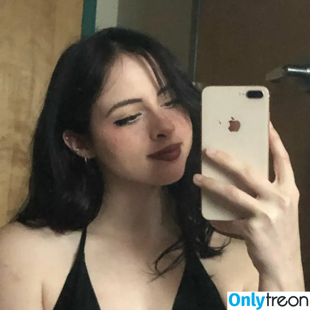 Liv Littlelivbug nude photo #0005 (LITTLELIV / littlelivbug)