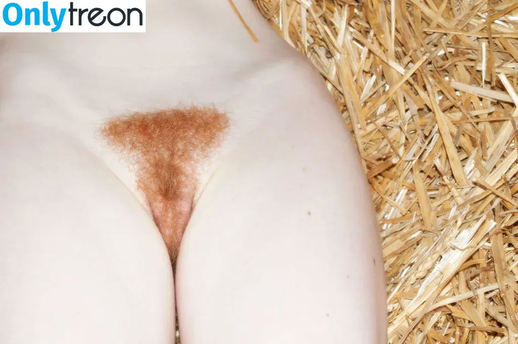 Liv Sage nude photo #0040 (asmallwoman / livsage)
