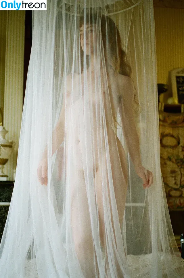 Liv Sage nude photo #0091 (asmallwoman / livsage)