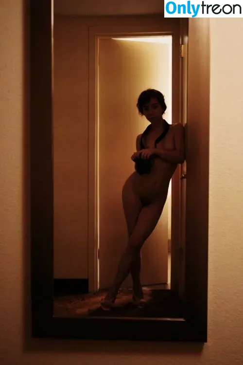Liv Sage nude photo #0159 (asmallwoman / livsage)