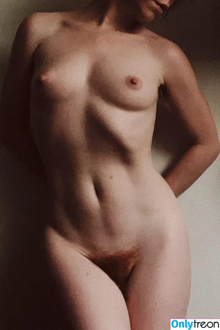 Liv Sage nude photo #0322 (asmallwoman / livsage)