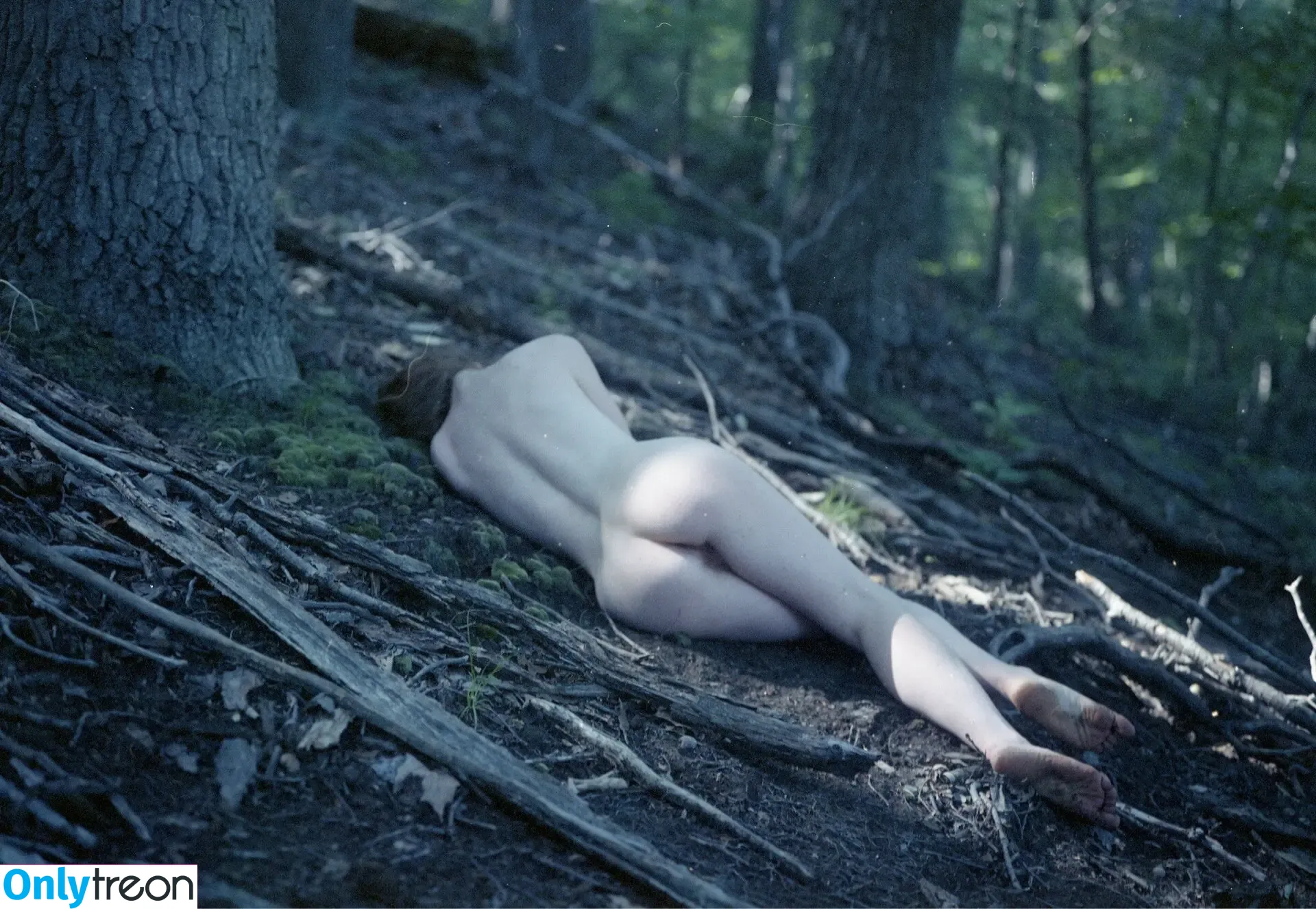 Liv Sage голая photo #0681 (asmallwoman / livsage)