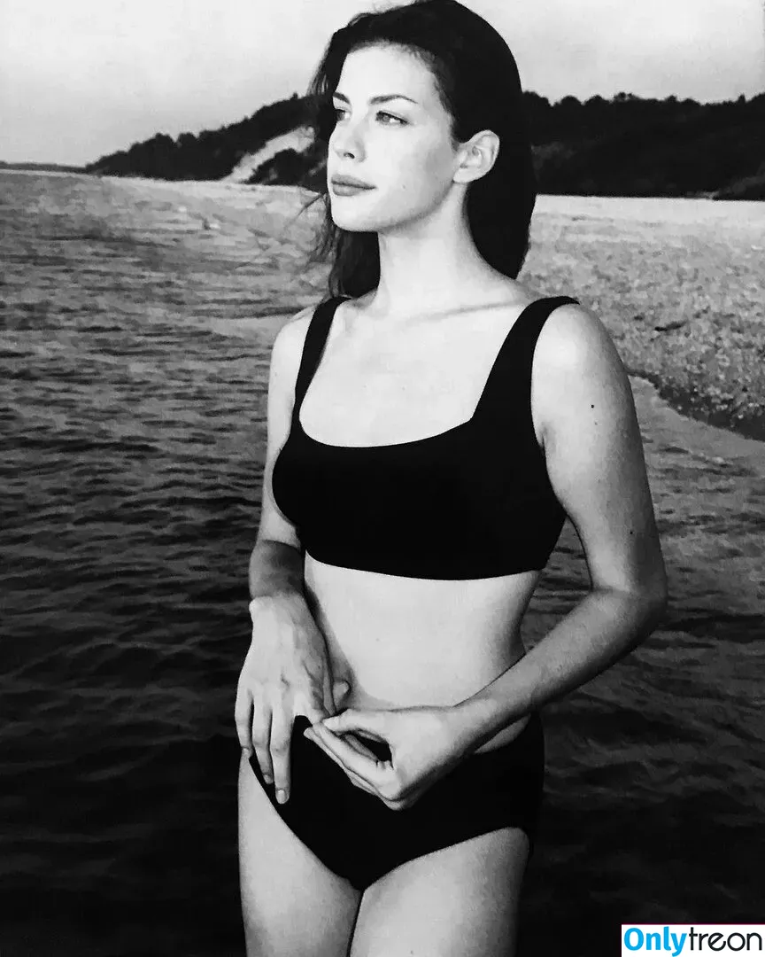 Liv Tyler голая photo #0066 (livtyler / livtyler0580 / misslivalittle)