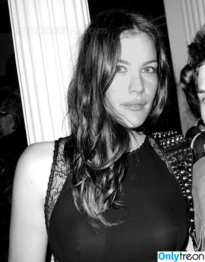 Liv Tyler голая photo #0072 (livtyler / livtyler0580 / misslivalittle)