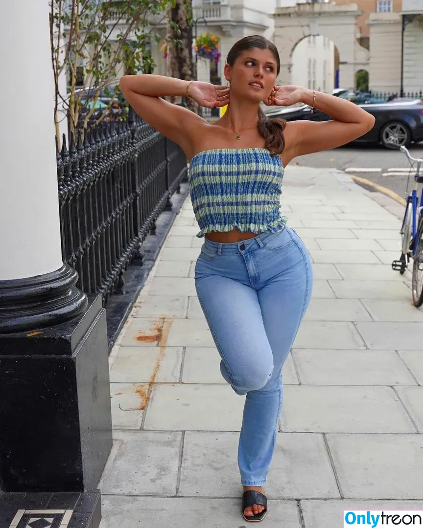 livefitelle nude photo #0087 (elle edwards)