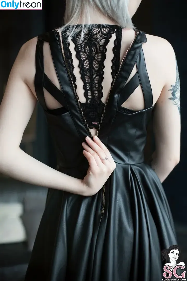 Livermorium nude photo #0020 (livermorium___)