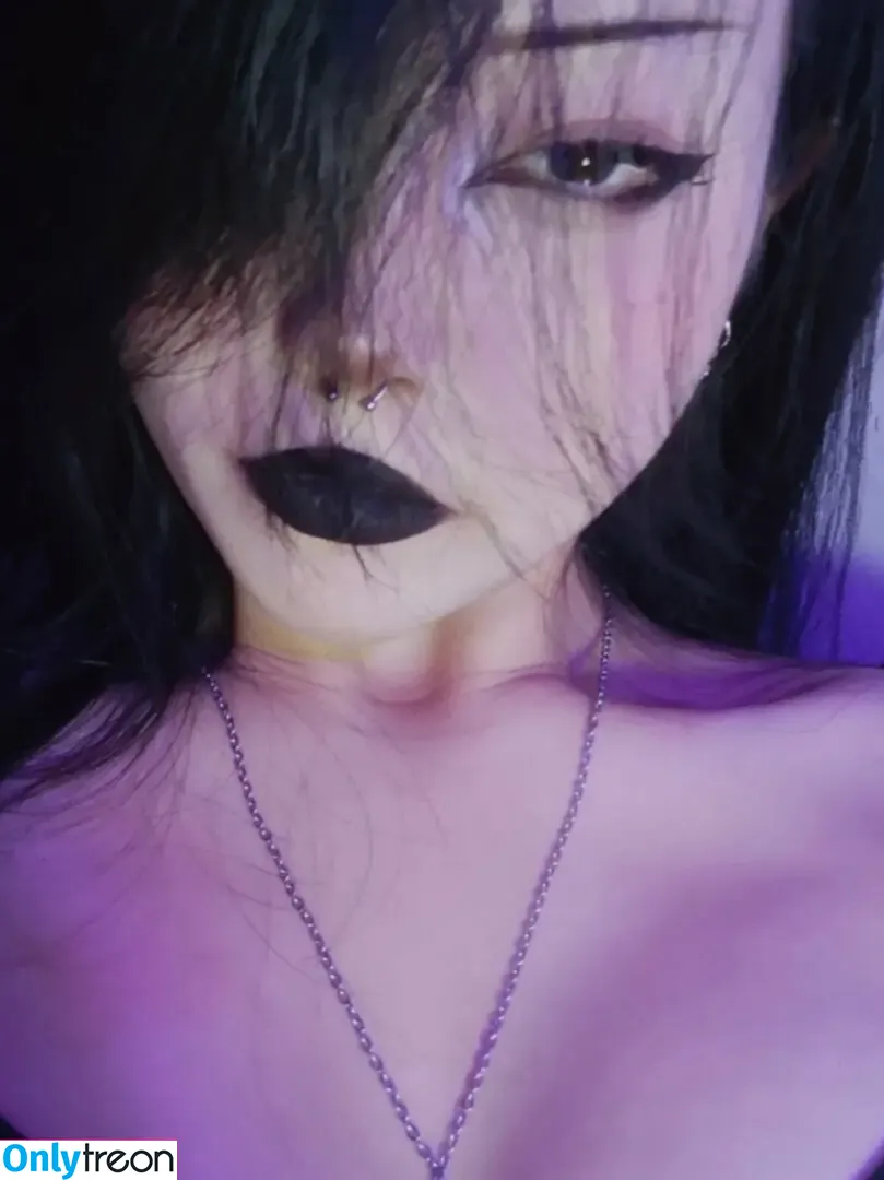 Livingdead_kev nude photo #0030 (kev / monstermama94)